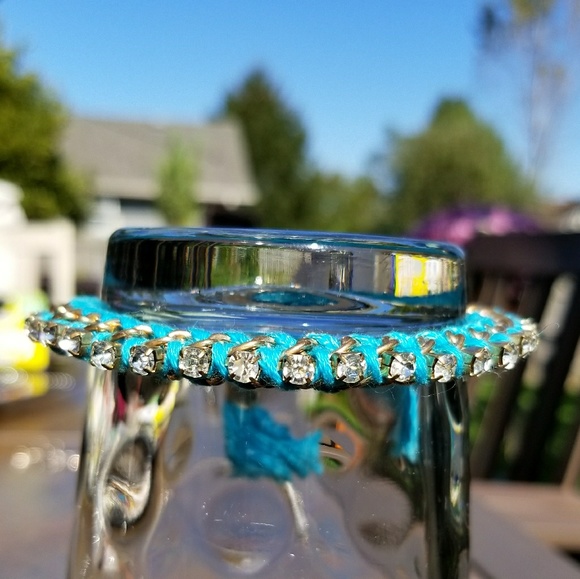 Set of 3 colorful rhinestone and thread bracelets - Picture 4 of 7